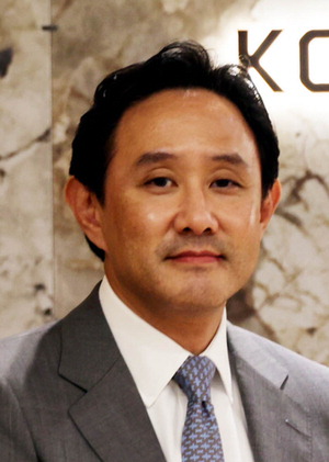 최윤범 회장