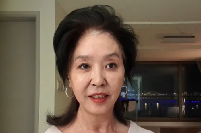 배우 김부선이 이재명 더불어민주당 대표가 공직선거법 항소심에서 무죄를 선고받은 것에 대해 불만을 드러냈다. [사진출처 = 김부선TV 영상 캡처]