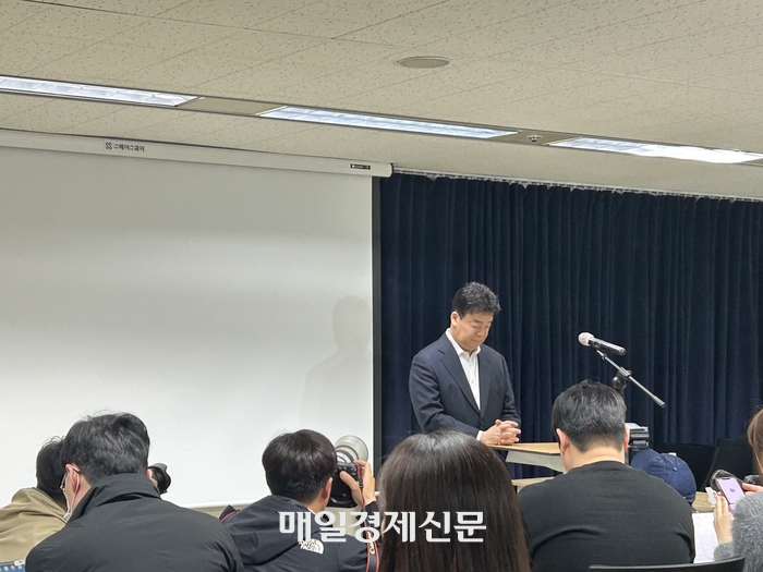The representative of Jongwon Baek The Born Korea. [Reporter Byun Deok-ho]